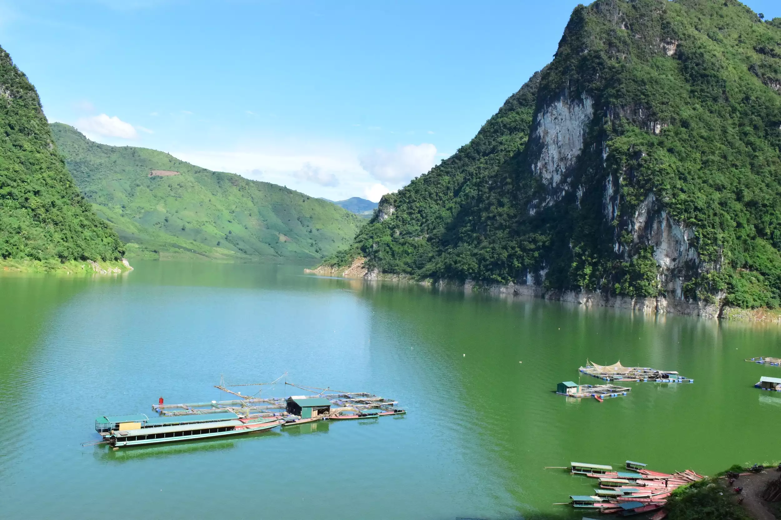 Khám phá trải nghiệm du lịch lòng hồ sông đà nơi đại ngàn Tủa Chùa